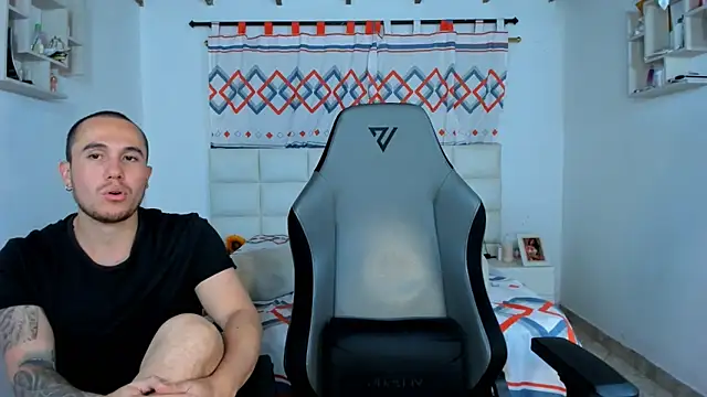 xxx sweet couple  online show from March 18, 2025, 5:20 am