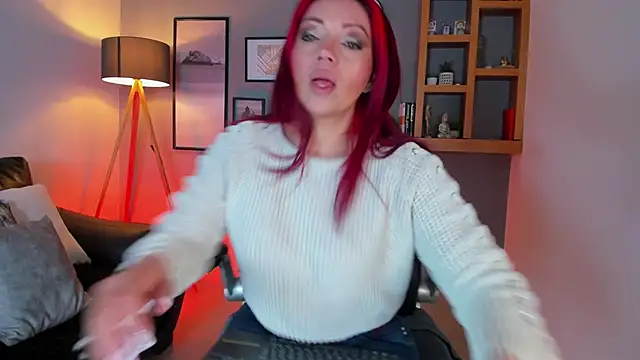 Snapshot of helenaduque_ chatting on September 10, 2025, 9:20 am helenaduque online show from September 10, 2025, 9:20 am