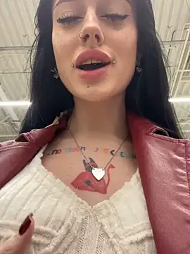 Snapshot of Melissa_crazy chatting on January 4, 2025, 3:17 pm Melissa crazy online show from January 4, 2025, 3:17 pm