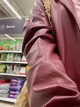 Snapshot of Melissa_crazy chatting on January 10, 2025, 3:16 pm Melissa crazy online show from January 10, 2025, 3:16 pm