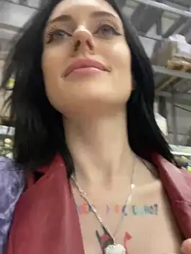 Snapshot of Melissa_crazy chatting on January 14, 2025, 9:20 pm Melissa crazy online show from January 14, 2025, 9:20 pm