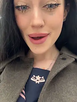 Snapshot of Melissa_crazy chatting on October 13, 2025, 3:23 pm Melissa crazy online show from October 13, 2025, 3:23 pm