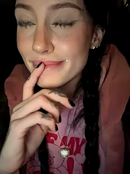 Snapshot of Melissa_crazy chatting on October 16, 2025, 3:46 pm Melissa crazy online show from October 16, 2025, 3:46 pm