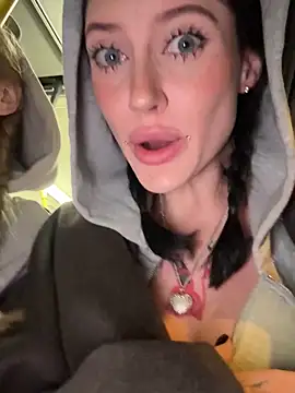 Snapshot of Melissa_crazy chatting on October 25, 2025, 3:18 pm Melissa crazy online show from October 25, 2025, 3:18 pm