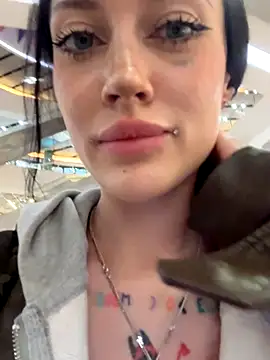 Snapshot of Melissa_crazy chatting on November 7, 2025, 3:45 pm Melissa crazy online show from November 7, 2025, 3:45 pm