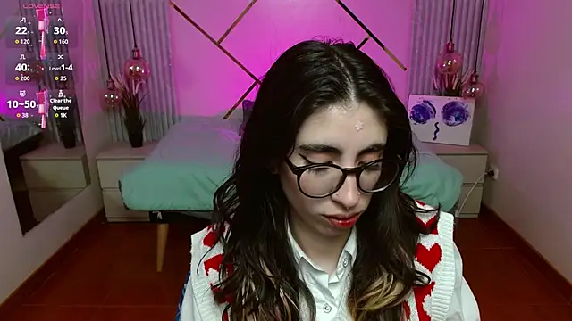 Snapshot of LenaRoses chatting on February 6, 2026, 9:29 pm LenaRoses online show from February 6, 2026, 9:29 pm