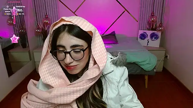 Snapshot of LenaRoses chatting on February 7, 2026, 9:29 pm LenaRoses online show from February 7, 2026, 9:29 pm