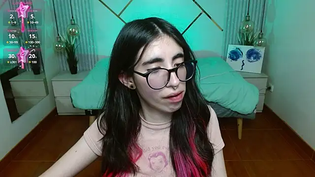 Snapshot of LenaRoses chatting on February 18, 2026, 8:27 pm LenaRoses online show from February 18, 2026, 8:27 pm