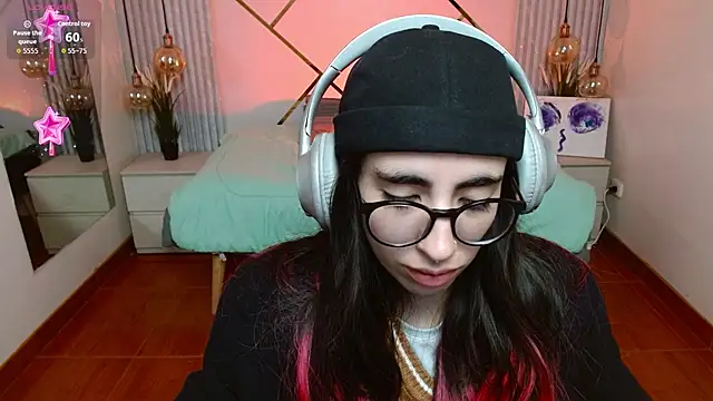 Snapshot of LenaRoses chatting on February 19, 2026, 9:22 pm LenaRoses online show from February 19, 2026, 9:22 pm