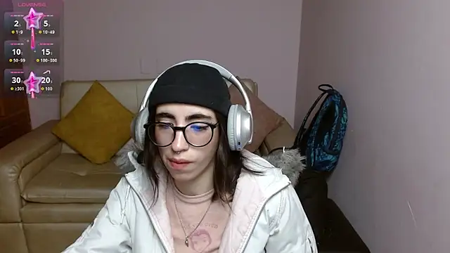 Snapshot of LenaRoses chatting on April 2, 2026, 2:04 pm LenaRoses online show from April 2, 2026, 2:04 pm