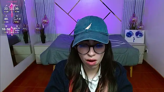 Snapshot of LenaRoses chatting on April 8, 2026, 8:31 pm LenaRoses online show from April 8, 2026, 8:31 pm