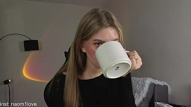 Snapshot of Naomi_Girly chatting on September 16, 2025, 4:24 am Naomi Girly online show from September 16, 2025, 4:24 am