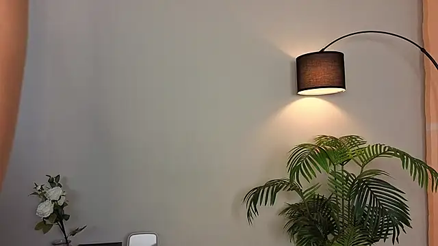 Snapshot of Naomi_Girly chatting on October 4, 2025, 4:10 am Naomi Girly online show from October 4, 2025, 4:10 am