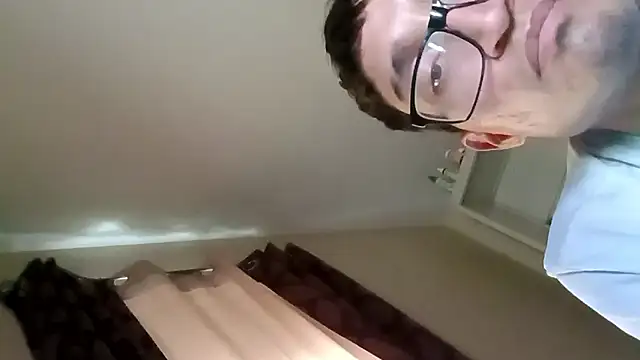 Snapshot of lRainbowBoy chatting on February 4, 2026, 8:58 pm lRainbowBoy online show from February 4, 2026, 8:58 pm