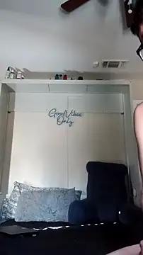 Snapshot of lRainbowBoy chatting on February 5, 2026, 9:41 pm lRainbowBoy online show from February 5, 2026, 9:41 pm