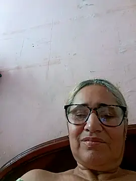 Snapshot of _candi chatting on September 26, 2025, 12:42 pm candi online show from September 26, 2025, 12:42 pm