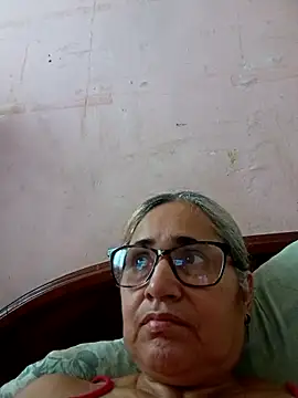 Snapshot of _candi chatting on October 6, 2025, 12:13 pm candi online show from October 6, 2025, 12:13 pm