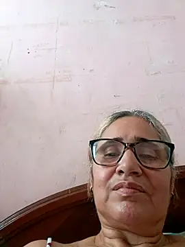 Snapshot of _candi chatting on October 8, 2025, 3:20 pm candi online show from October 8, 2025, 3:20 pm