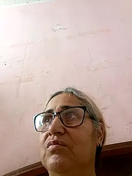 Snapshot of _candi chatting on October 10, 2025, 5:12 pm candi online show from October 10, 2025, 5:12 pm