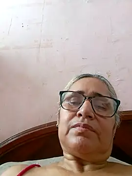 Snapshot of _candi chatting on October 12, 2025, 5:23 pm candi online show from October 12, 2025, 5:23 pm