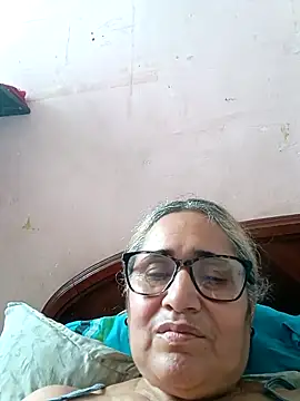 Snapshot of _candi chatting on October 23, 2025, 7:34 pm candi online show from October 23, 2025, 7:34 pm