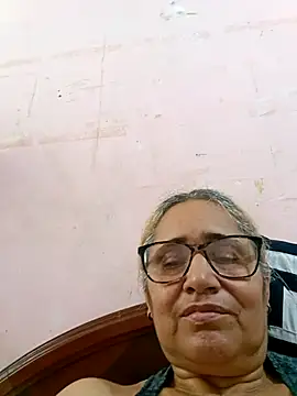 Snapshot of _candi chatting on October 25, 2025, 3:07 pm candi online show from October 25, 2025, 3:07 pm