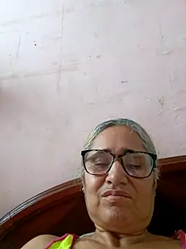 Snapshot of _candi chatting on November 1, 2025, 1:46 pm candi online show from November 1, 2025, 1:46 pm