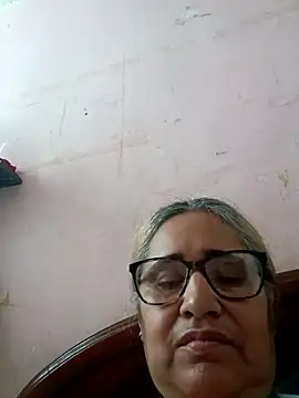 Snapshot of _candi chatting on November 5, 2025, 1:11 pm candi online show from November 5, 2025, 1:11 pm