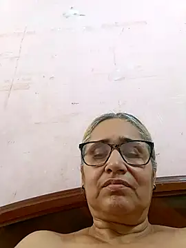 Snapshot of _candi chatting on November 12, 2025, 1:55 pm candi online show from November 12, 2025, 1:55 pm