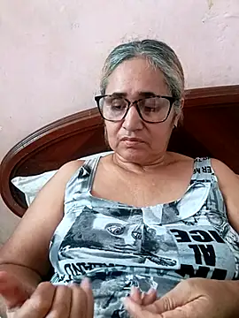 Snapshot of _candi chatting on November 17, 2025, 5:08 pm candi online show from November 17, 2025, 5:08 pm