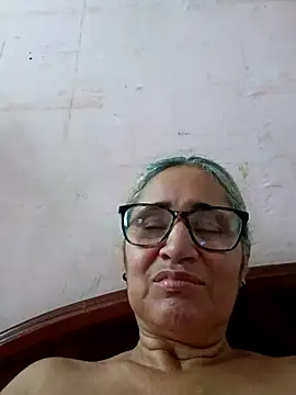 Snapshot of _candi chatting on November 19, 2025, 12:16 pm candi online show from November 19, 2025, 12:16 pm