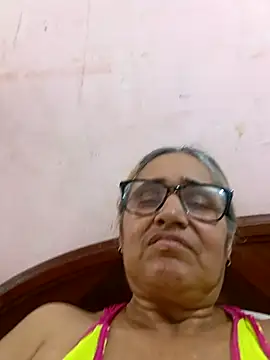 Snapshot of _candi chatting on November 26, 2025, 4:41 pm candi online show from November 26, 2025, 4:41 pm