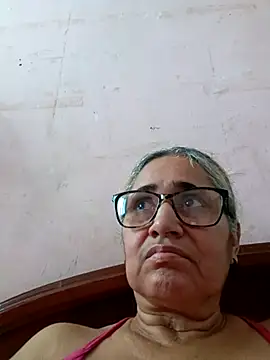 Snapshot of _candi chatting on December 5, 2025, 1:42 pm candi online show from December 5, 2025, 1:42 pm