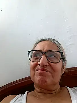 Snapshot of _candi chatting on December 13, 2025, 8:36 pm candi online show from December 13, 2025, 8:36 pm