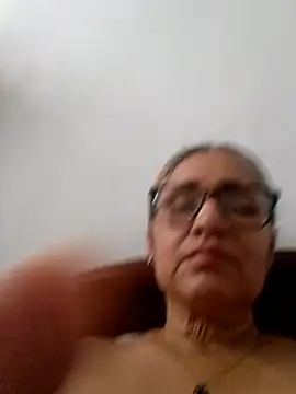 Snapshot of _candi chatting on December 20, 2025, 2:02 pm candi online show from December 20, 2025, 2:02 pm