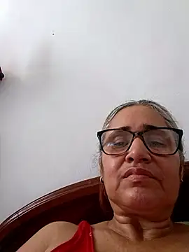 Snapshot of _candi chatting on January 6, 2026, 1:04 pm candi online show from January 6, 2026, 1:04 pm
