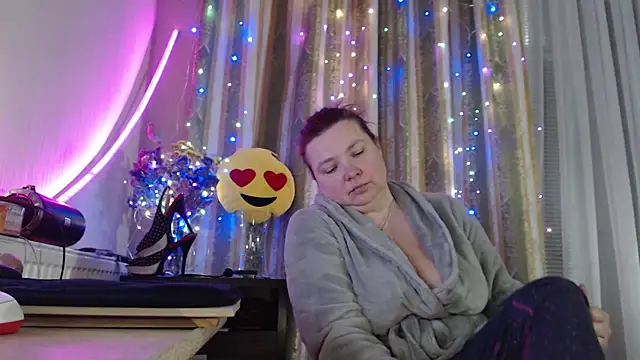 Snapshot of amorelara chatting on May 26, 2026, 9:05 am amorelara online show from May 26, 2026, 9:05 am