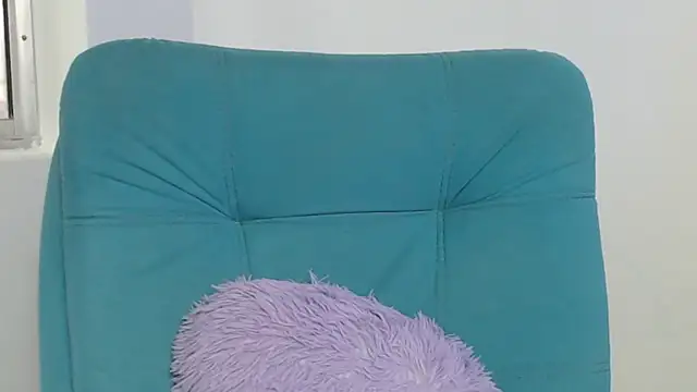 hantonella  online show from December 5, 2024, 3:28 pm