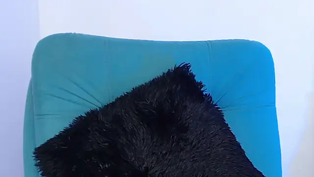 hantonella  online show from December 13, 2024, 3:32 pm