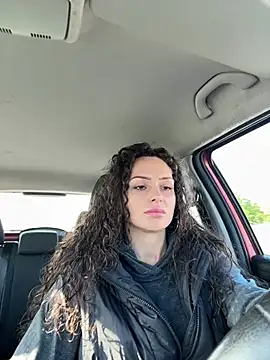 dolcevita002 online show from May 13, 2026, 5:38 am