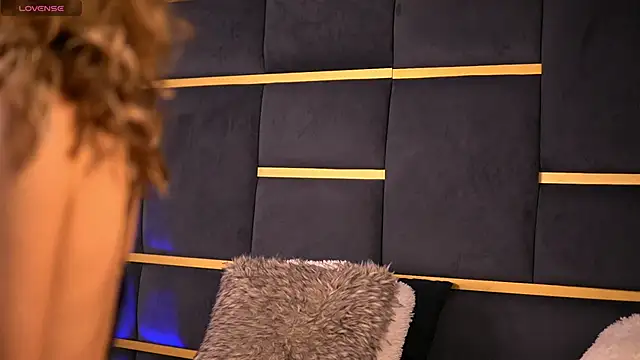 Snapshot of CynthiaWest chatting on February 13, 2025, 4:11 am CynthiaWest online show from February 13, 2025, 4:11 am