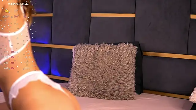 Snapshot of CynthiaWest chatting on March 10, 2025, 7:10 am CynthiaWest online show from March 10, 2025, 7:10 am