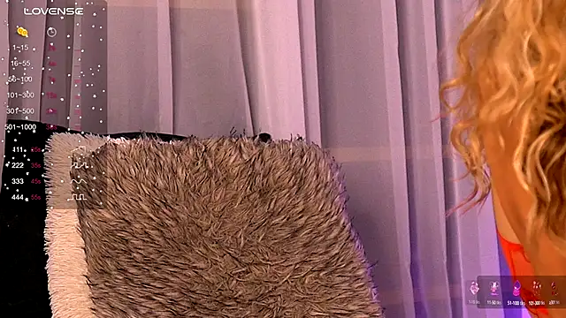 Snapshot of CynthiaWest chatting on October 1, 2025, 3:01 am CynthiaWest online show from October 1, 2025, 3:01 am