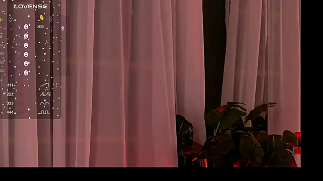 Snapshot of CynthiaWest chatting on October 15, 2025, 3:06 am CynthiaWest online show from October 15, 2025, 3:06 am