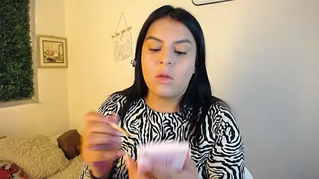  poison sweet online show from July 7, 2026, 4:44 pm