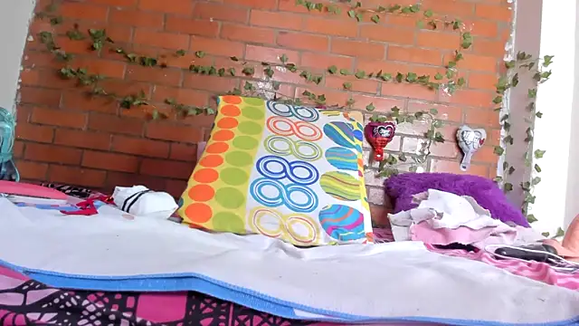 Snapshot of Elianissquirt chatting on March 7, 2026, 12:13 pm Elianissquirt online show from March 7, 2026, 12:13 pm