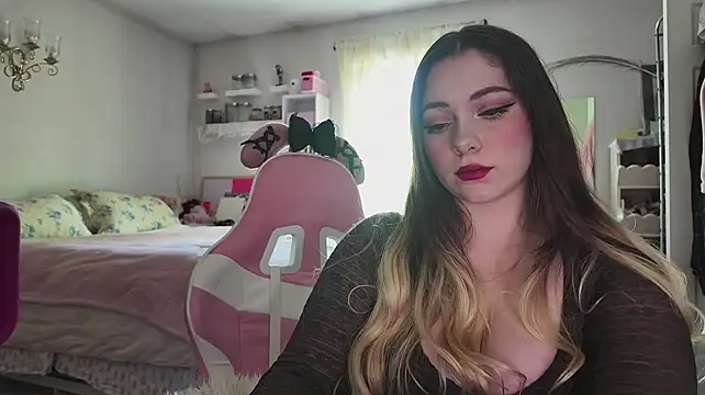 lolypopbubble online show from April 23, 2026, 7:49 pm