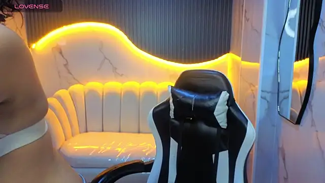 victoria castillo b online show from February 21, 2026, 12:39 pm