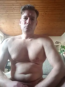 MArciQuarky online show from March 13, 2025, 9:10 am