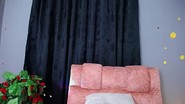 Snapshot of saskya_deluxxe_oficial_ chatting on December 31, 2024, 8:23 pm saskya deluxxe oficial online show from December 31, 2024, 8:23 pm